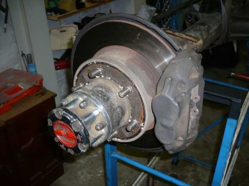 Front left swivel hub.JPG