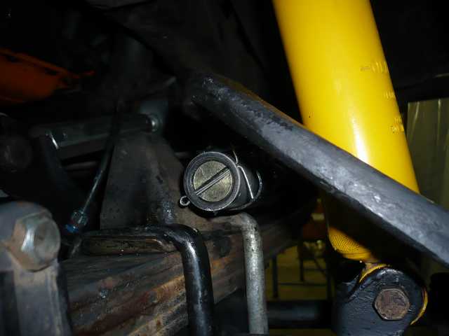Draglink to u bolt clearance after re-shaping.JPG
