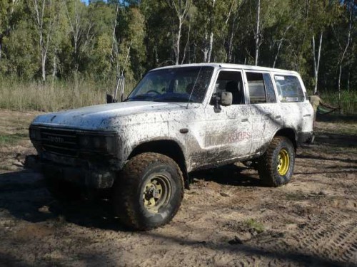 Michael's hybrid Toy/Chev Land Cruiser... that v8 sounds awesome at 6000 rpm!