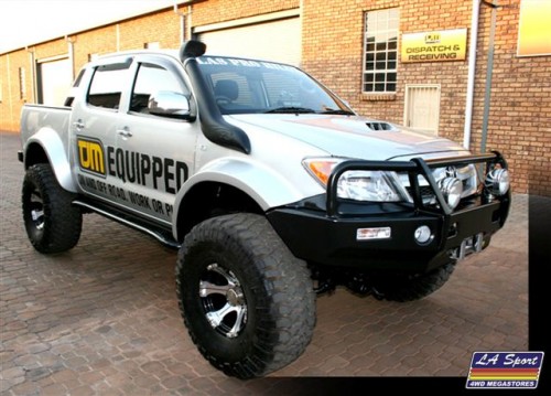 TJM_Equipped_Hilux_(Animal)_1.jpg