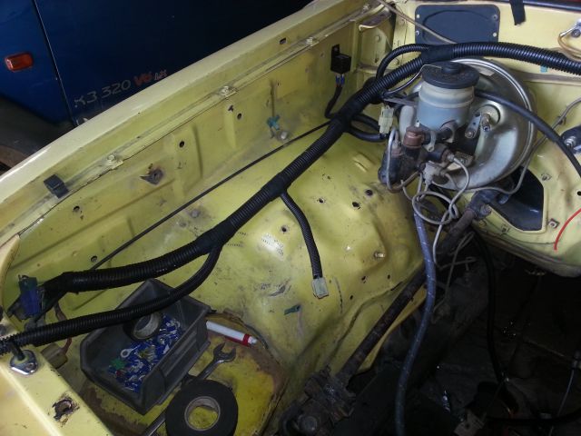 Hilux rewire.jpg