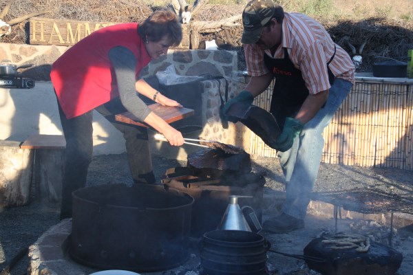 DEAN EN CONNIE BESIG OM DIE GAAR KLIPRIB AF TE HAAL!