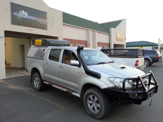 Miskien n Alu Canopy met Rooftop tent ook