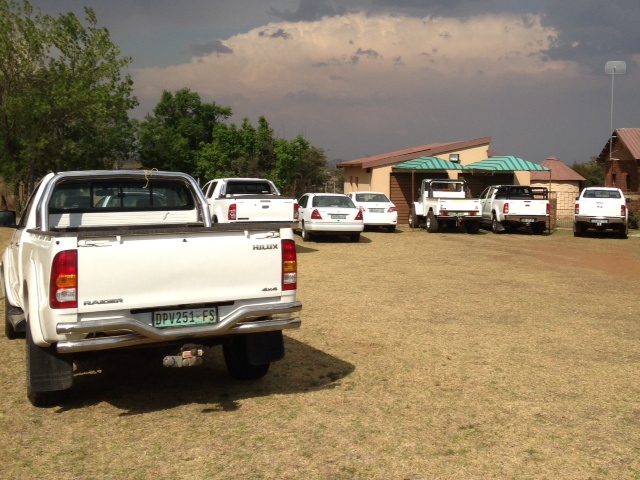 Hilux vergadering net so voor die rugby