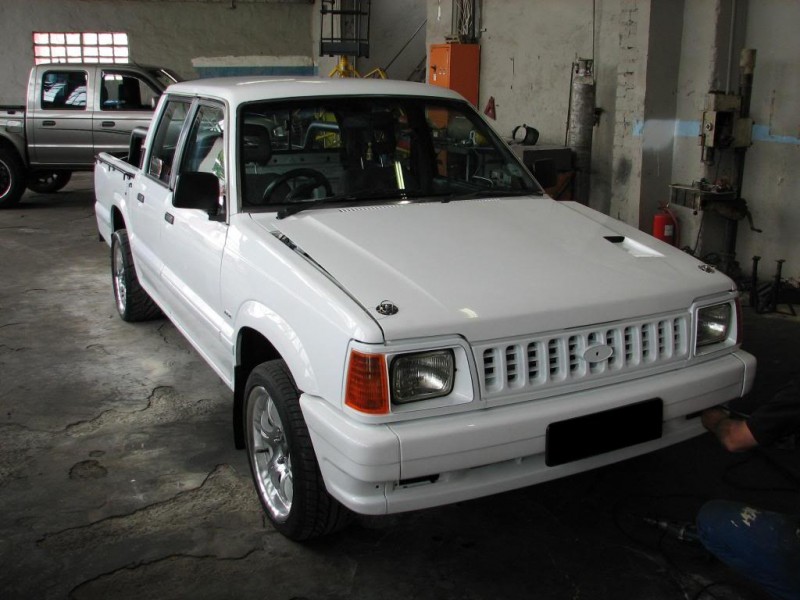 ford courier Lexus v8 turbo.jpg