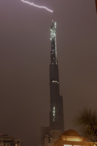 Dubai lightning01.jpg
