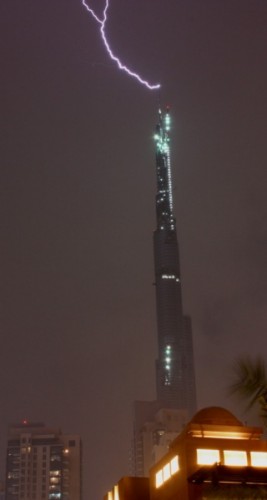 Dubai lightning02.jpg