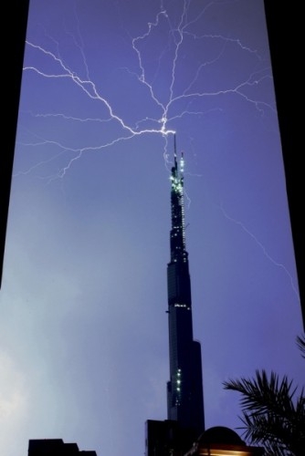Dubai lightning04.jpg
