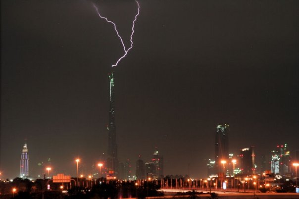 Dubai lightning08.jpg