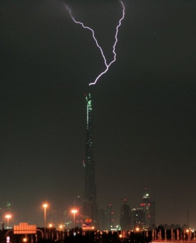 Dubai lightning09.jpg