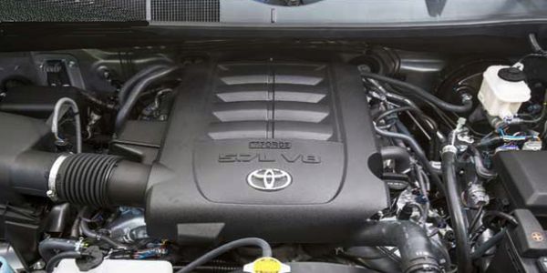 Toyota-Hilux-engine.jpg