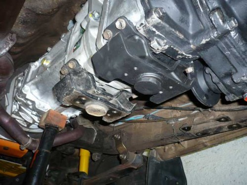 Dual transfer case mounts fitted.JPG