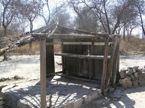 Sikerreti Camp - Washing Up Area - There is no water here and as you can see by the condition, it is in much need of repairs.