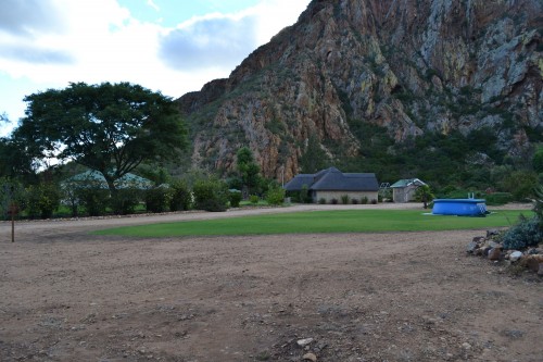 Swimming pool, Receiption area with build in braai, bar and pool table - here the Stormers beat the Bulls at Newlands - lets say all but 1 person in the room was very happy