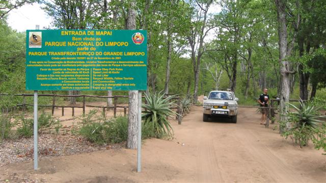 Vilanculos-Zavora_Moz_April2012 059 (Small).jpg