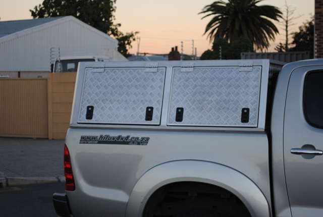 Hilux dcab Canopy1.JPG