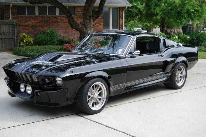 black ford mustang shelby gt500.jpg