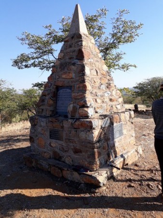 16 Dorsland Trekkers monument.jpg