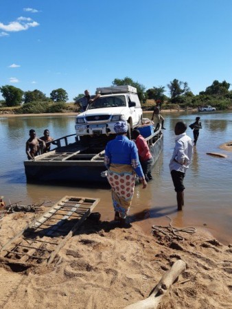 003 Crossing Save river with ferry.jpg